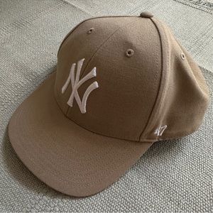New York Yankees Khaki Colored Adjustable Hat
Cap.